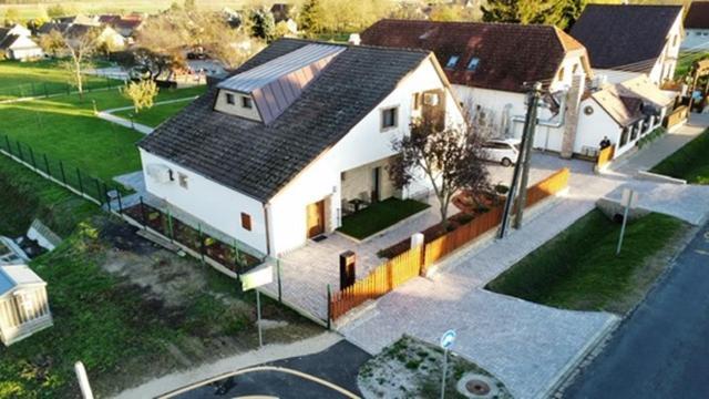 Kukorica Csarda Apartman 2 Balatonujlak Exterior photo